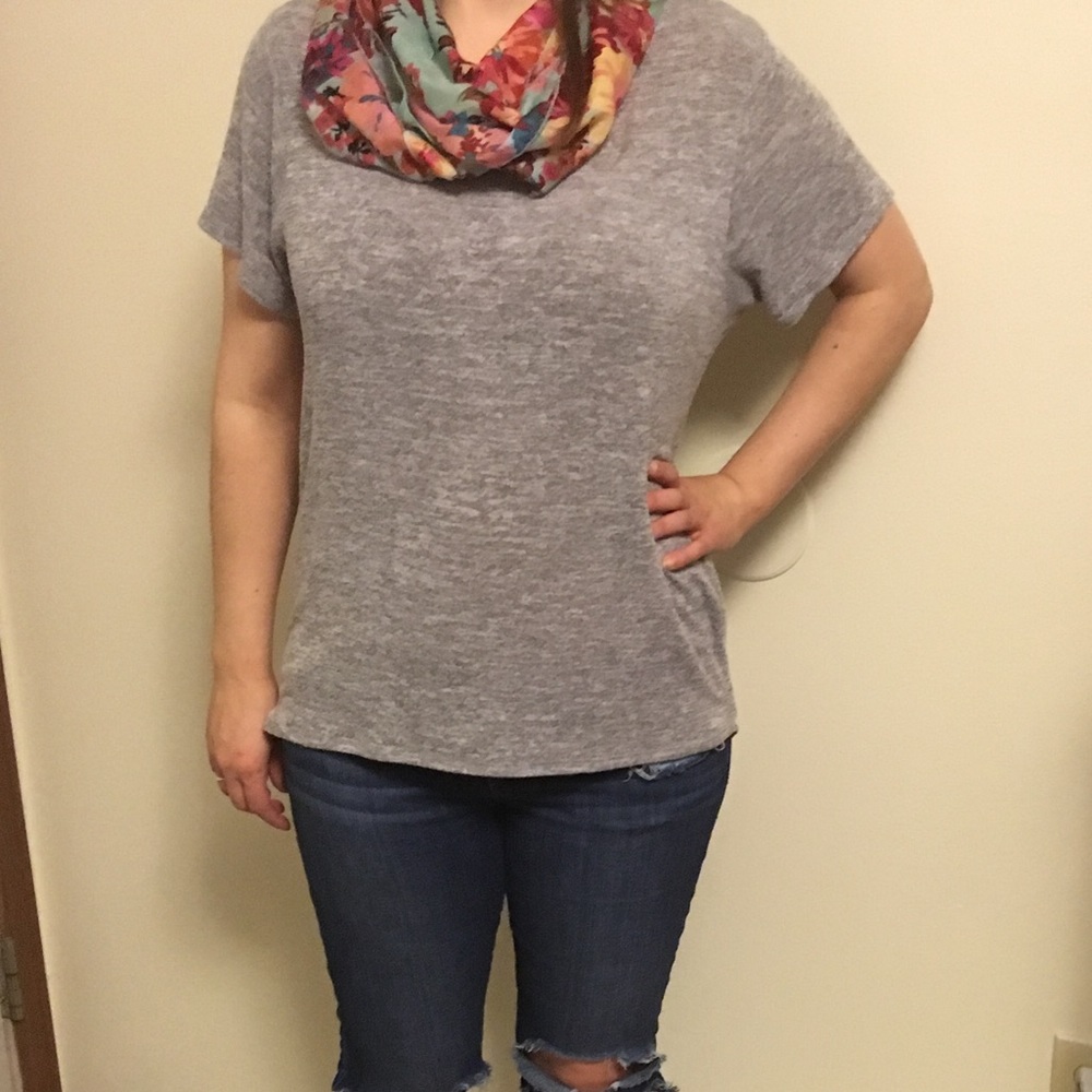 Market & Spruce Gray Hi-Lo Top